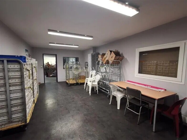 Flex in Saint-Malo for lease - Building Photo - Image 3 of 4