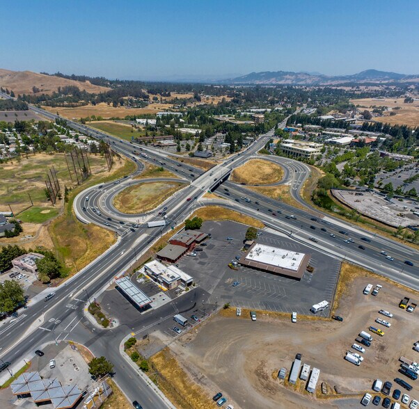 5012 Petaluma Blvd N, Petaluma, CA for sale - Aerial - Image 1 of 1