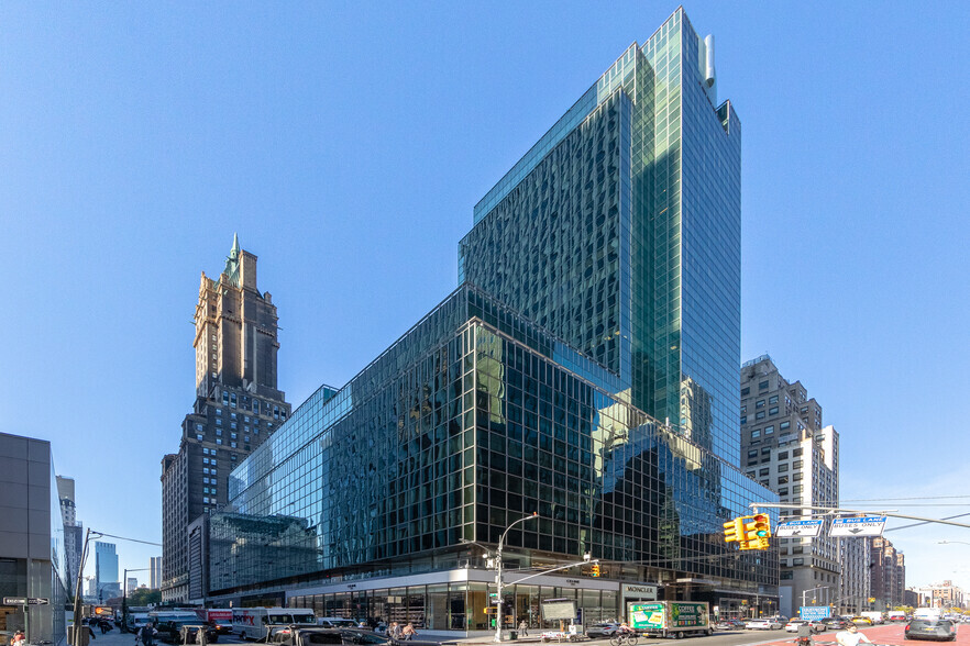 650 Madison Ave, New York, NY for lease - Primary Photo - Image 1 of 6