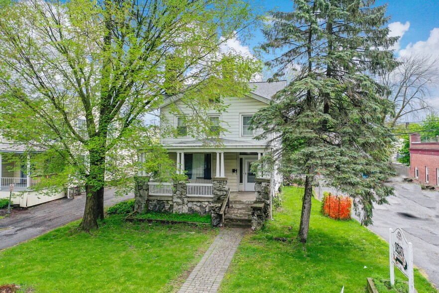 16 Grove St, Middletown, NY for sale - Building Photo - Image 1 of 1