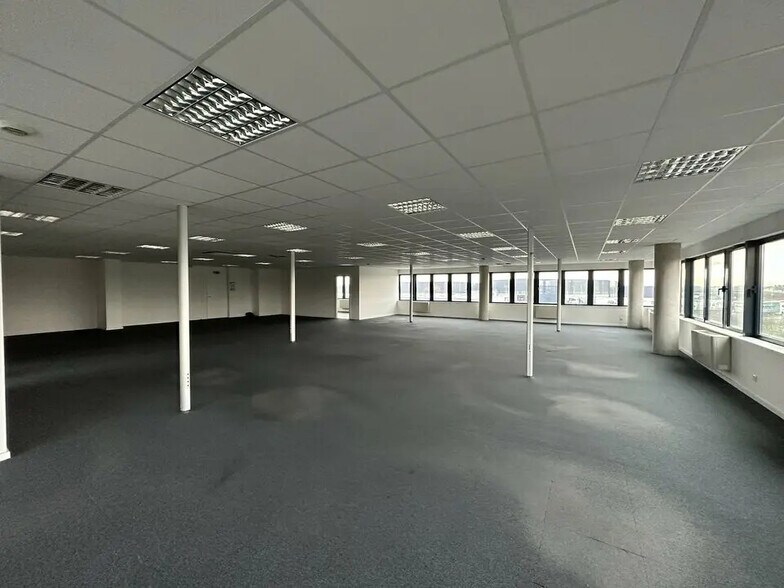 Office in Entzheim for lease - Interior Photo - Image 2 of 8