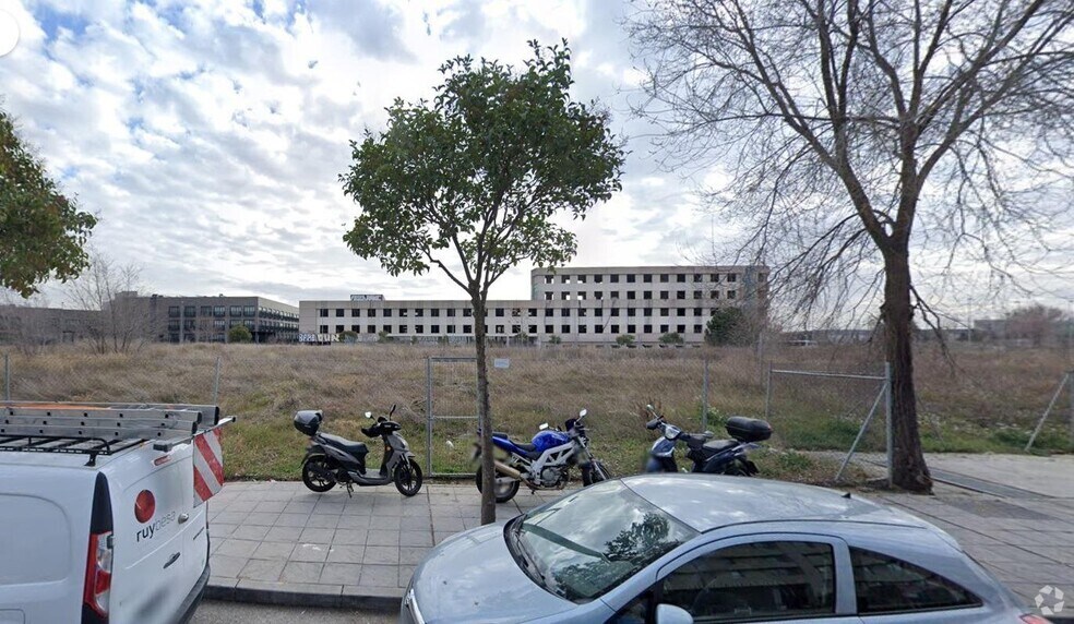 Calle Manuel Vázquez Montalbán, 14, Madrid, Madrid for sale - Primary Photo - Image 1 of 1