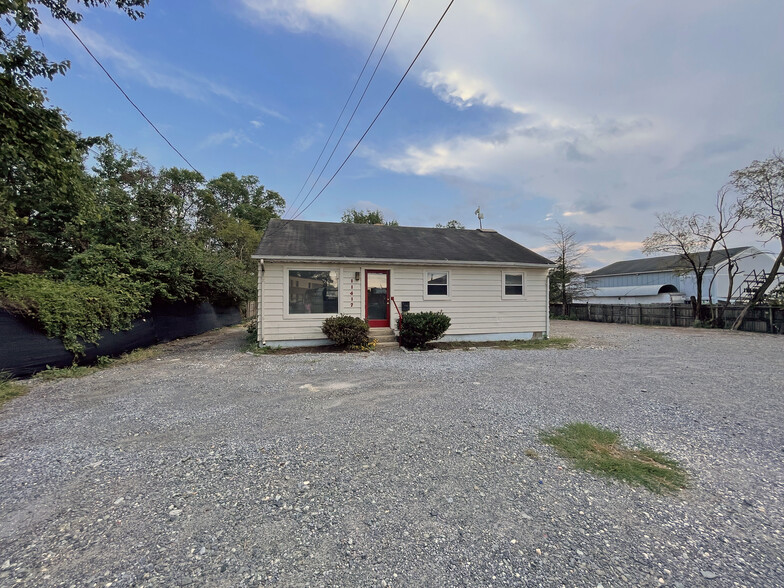 11417 Old Baltimore Pike, Beltsville, MD for lease - Building Photo - Image 2 of 6