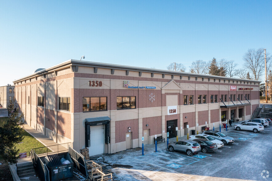 1350 Northern Blvd, Manhasset, NY for lease - Building Photo - Image 1 of 7