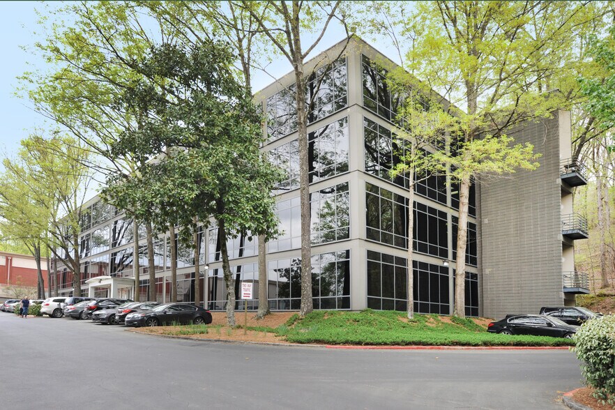6400 Powers Ferry Rd NW, Atlanta, GA for lease - Building Photo - Image 3 of 12