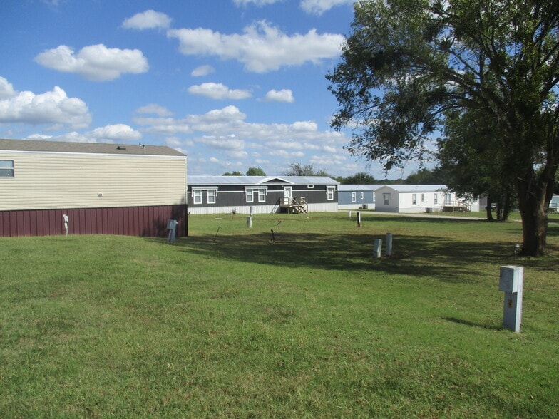 18105 Coker rd, Bethel Acres, OK for sale - Building Photo - Image 3 of 11