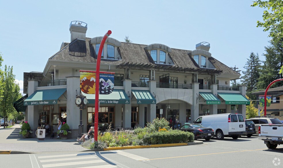 30653099 Edgemont Blvd, North Vancouver, BC V7R 2N5 Highland House