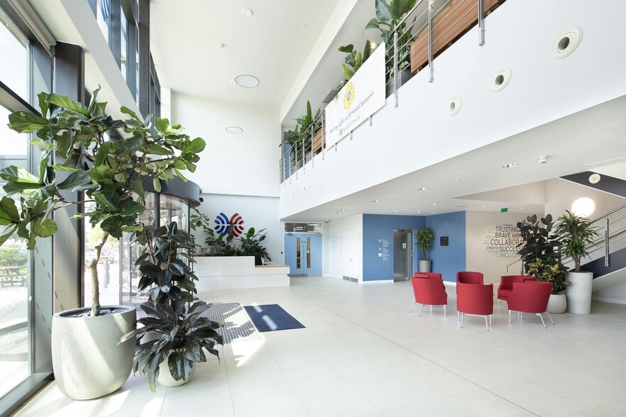 60 Jubilee Ave, Milton for lease - Interior Photo - Image 2 of 5