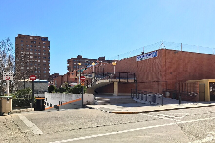 Avenida De La Constitución, 19, Talavera De La Reina, Toledo for sale - Building Photo - Image 2 of 2