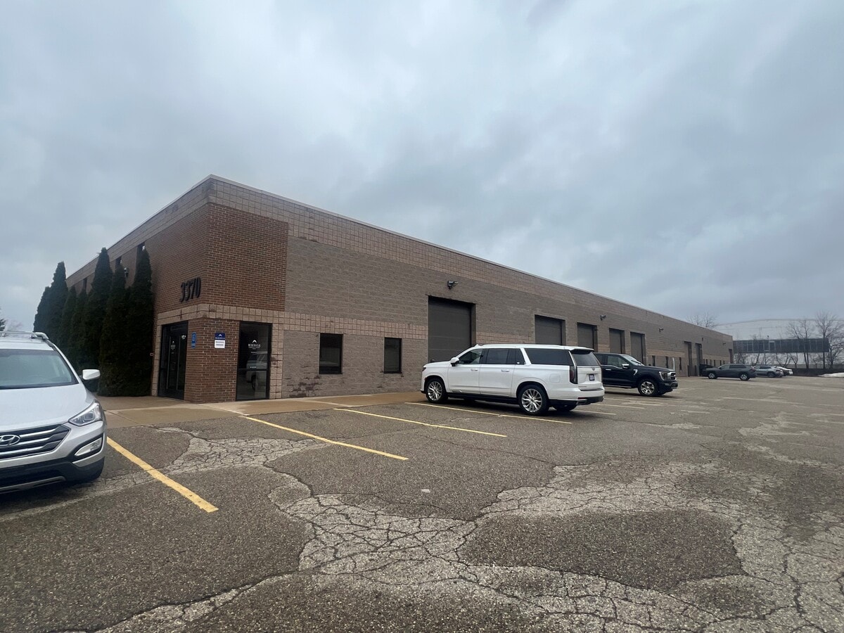 3370 Busch Dr SW, Grandville, MI 49418 - Unit 3366-3370 - - Interior Photo - Image 1 of 13