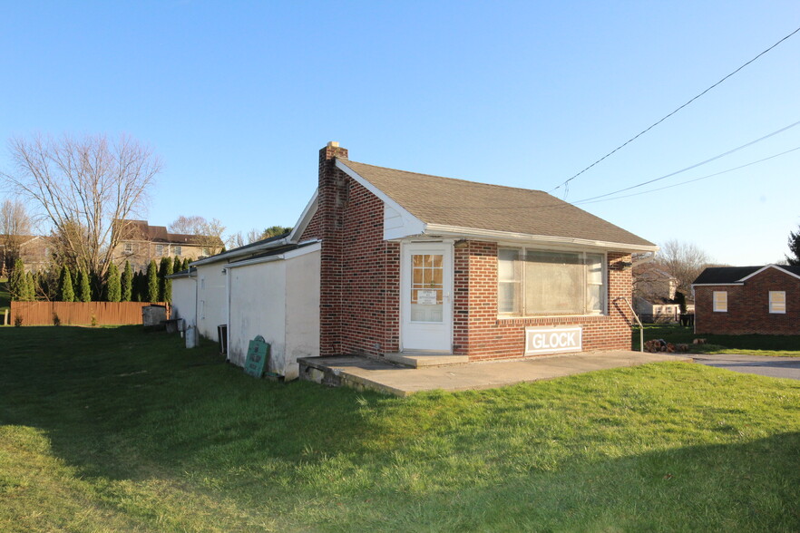 72 Maple St, East Prospect, PA for sale - Building Photo - Image 3 of 27