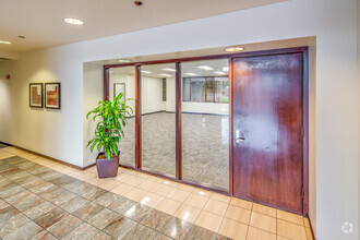 10010 N 25th Ave, Phoenix, AZ for lease Interior Photo- Image 2 of 9