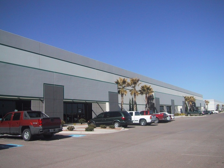 2750 Airport Rd, Santa Teresa, NM for lease - Primary Photo - Image 1 of 3