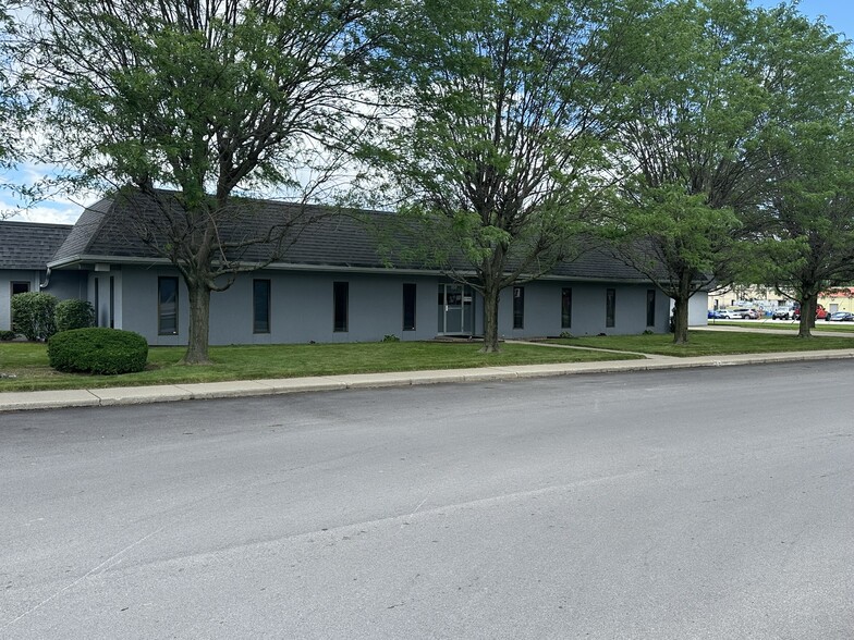 2424 E 55th St, Indianapolis, IN for lease - Building Photo - Image 1 of 11