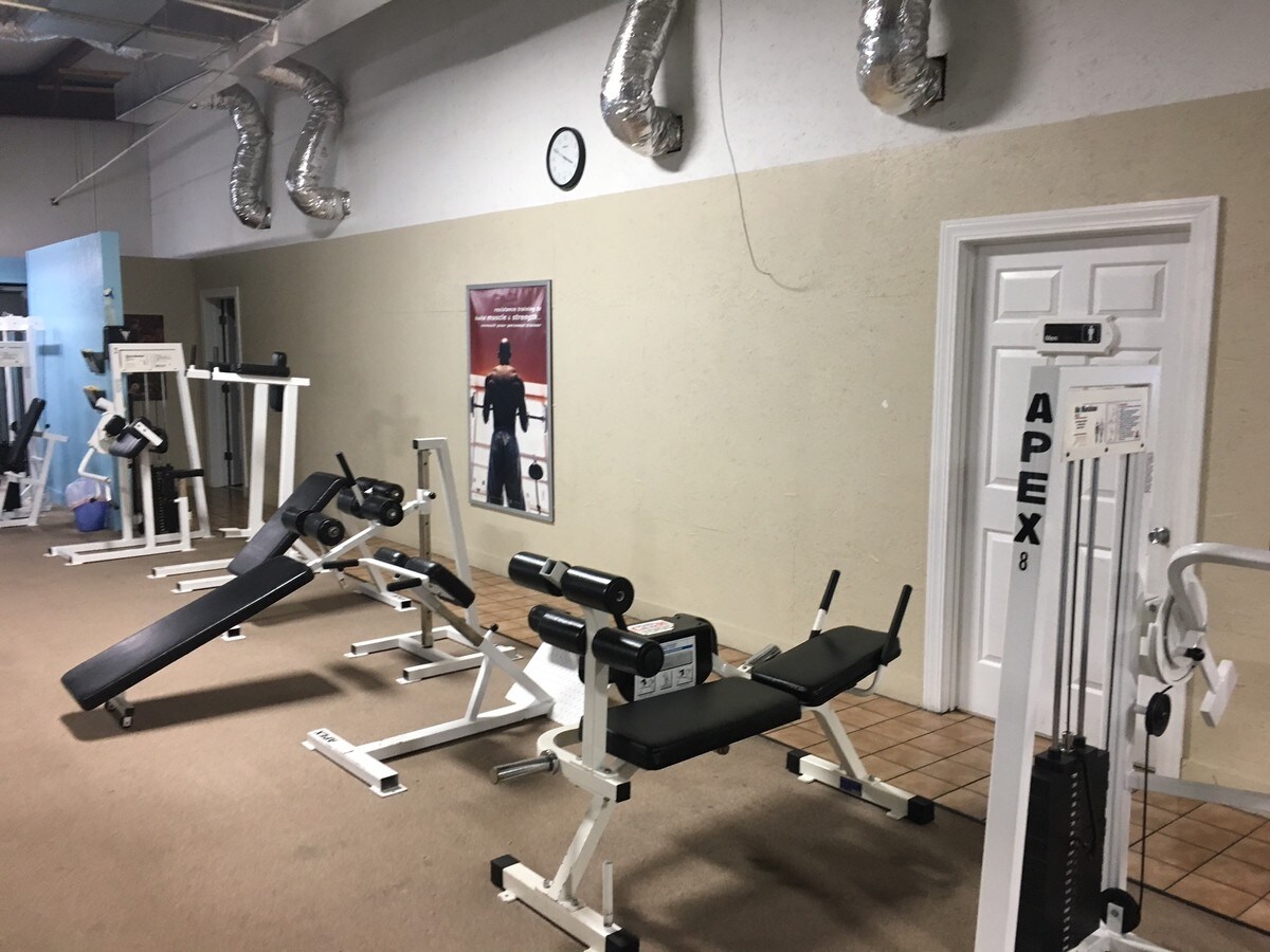 2817 Hull Rd, Kinston, NC 28504