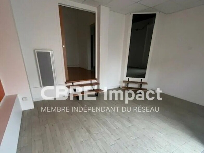 Retail in Dijon for lease - Interior Photo - Image 3 of 7