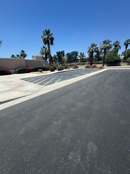 74875 Hovley Lane East, Palm Desert, CA for sale - Building Photo - Image 2 of 5