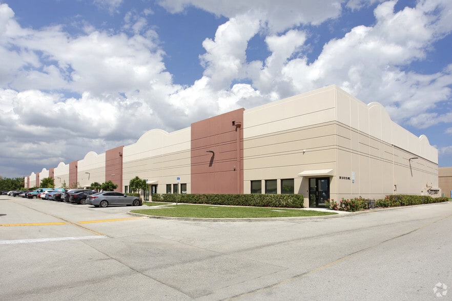 35 SW 12th Ave, Dania Beach, FL for sale - Primary Photo - Image 1 of 115