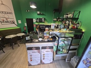 Retail in Barcelona, Barcelona for lease Interior Photo- Image 2 of 9