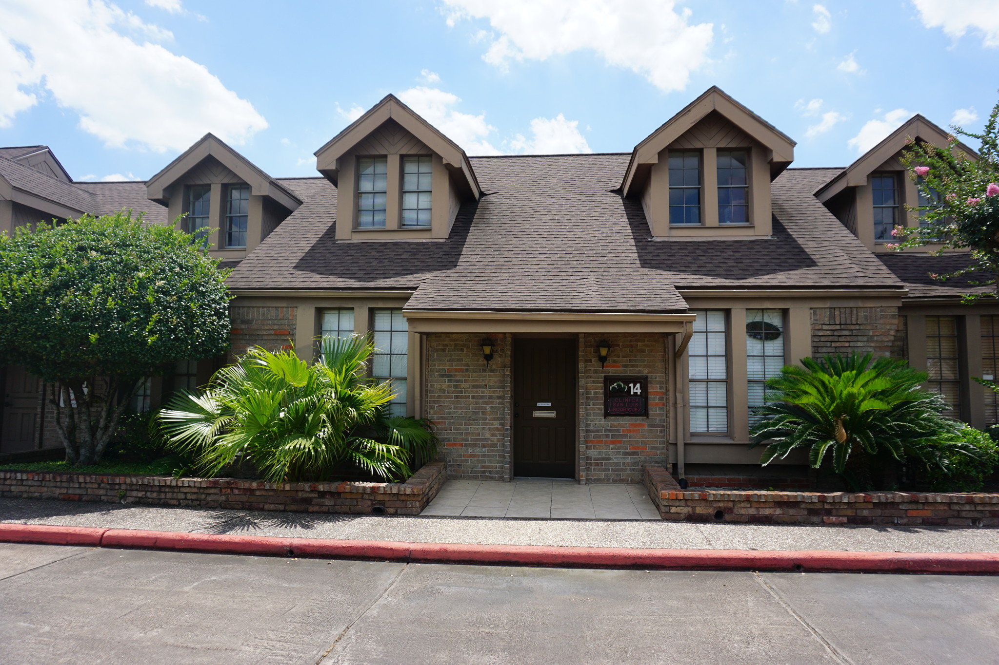 6910 Bellaire Blvd, Houston, TX for sale Building Photo- Image 1 of 1