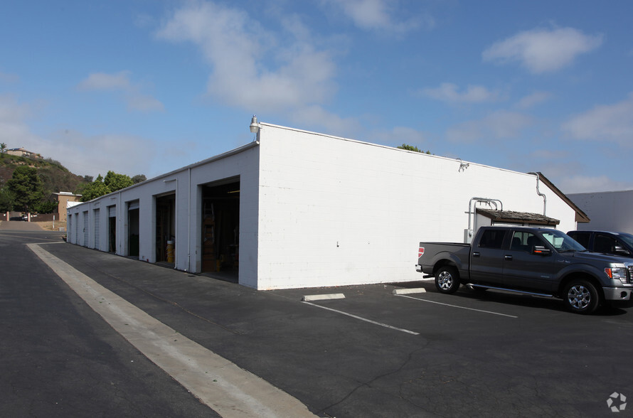 635 N Twin Oaks Valley Rd, San Marcos, CA for lease - Building Photo - Image 3 of 5