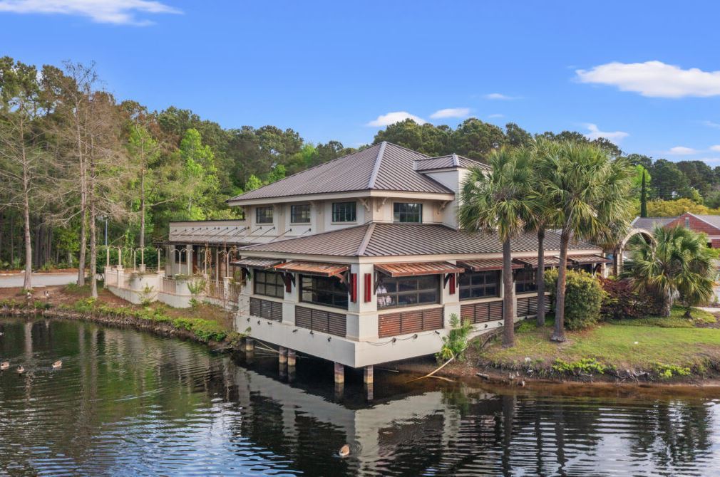 1028 Johnnie Dodds Blvd, Mount Pleasant, SC for sale Building Photo- Image 1 of 18