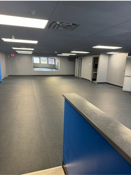 256 Hwy 206 S, Hillsborough, NJ for lease - Interior Photo - Image 1 of 28