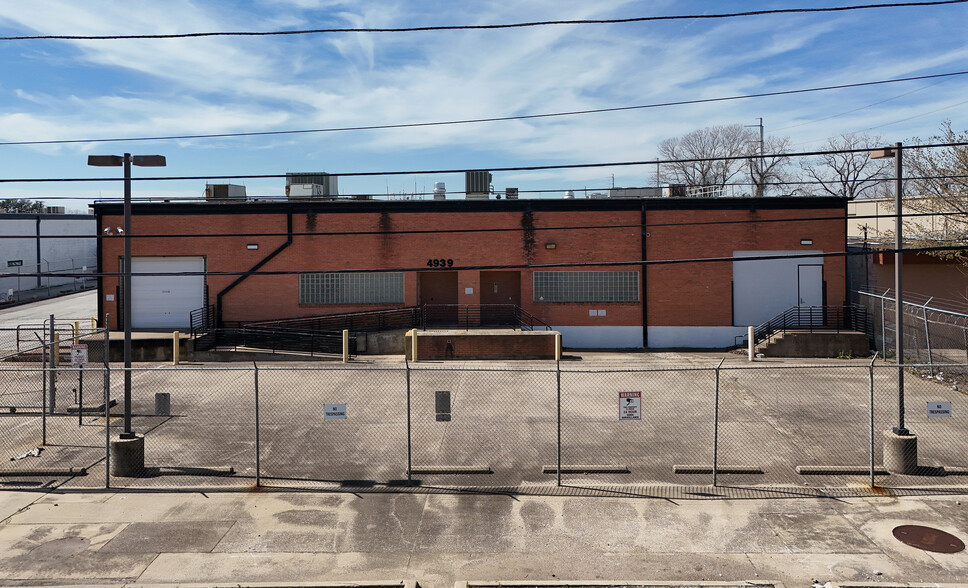 4939 Reading St, Dallas, TX for sale - Building Photo - Image 1 of 2