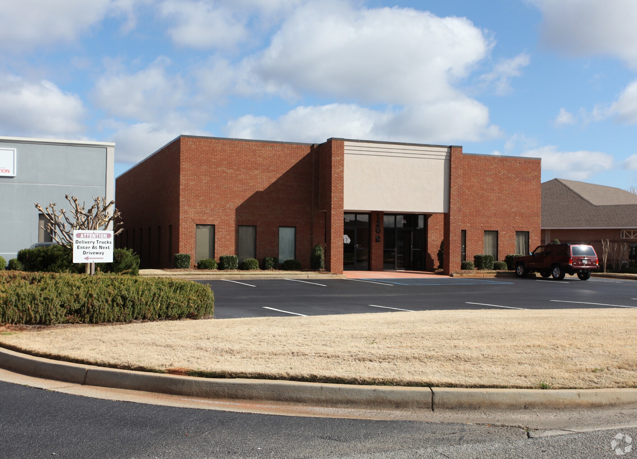 120 Osigian Blvd, Warner Robins, GA for sale Primary Photo- Image 1 of 1