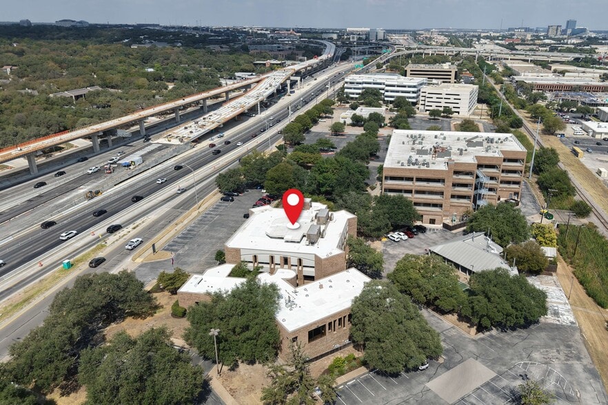 8329 N Mopac Expy, Austin, TX for lease - Building Photo - Image 1 of 7