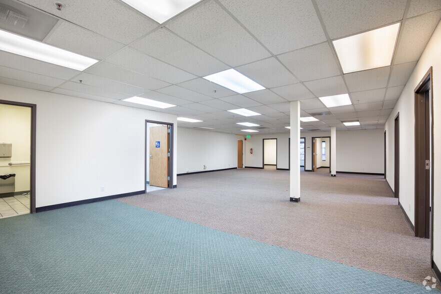1745 Enterprise Dr, Fairfield, CA for lease - Building Photo - Image 3 of 8