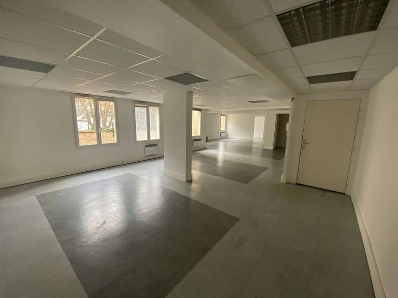 7 Rue De Charenton, Alfortville for lease - Building Photo - Image 1 of 1