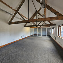 Wildham Ln, Chichester for lease Interior Photo- Image 2 of 5