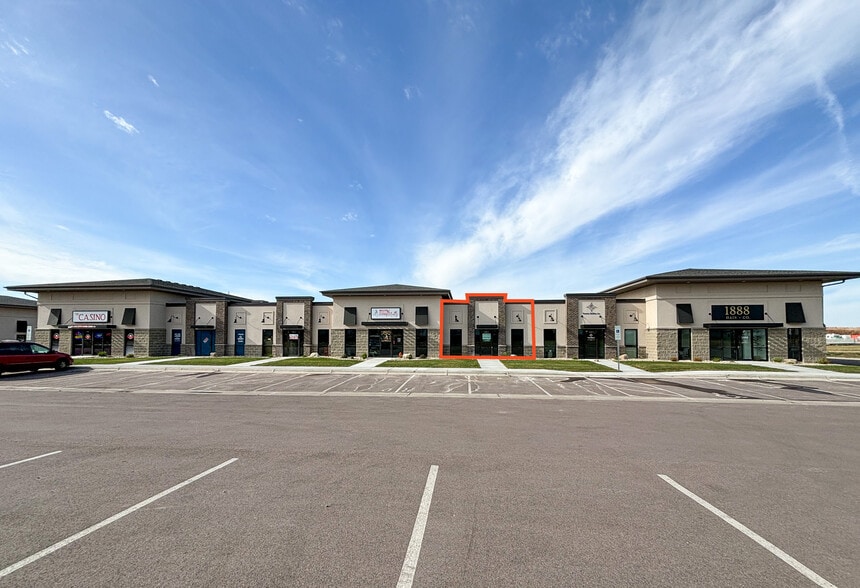 251 N Cliff Ave, Harrisburg, SD for lease - Building Photo - Image 1 of 5