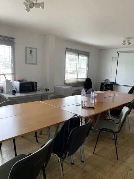 Flex in Yvrac for sale - Building Photo - Image 3 of 9