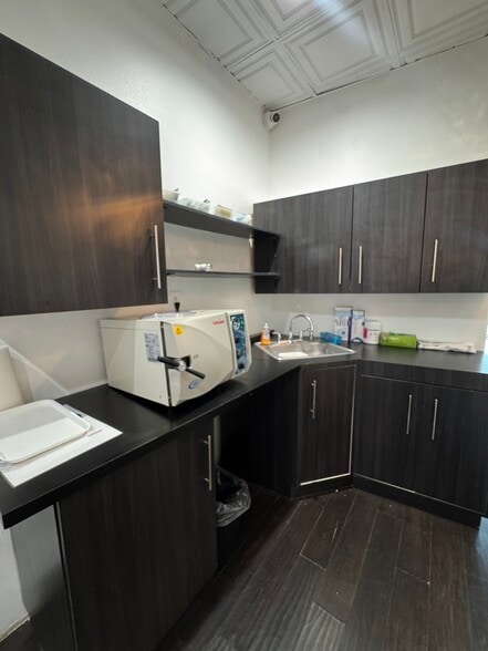 14368-14370 Whittier Blvd, Whittier, CA for lease - Interior Photo - Image 3 of 11