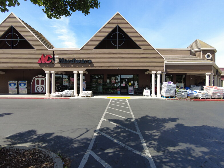 250-288 Sunset Ave, Suisun City, CA for lease - Building Photo - Image 2 of 16