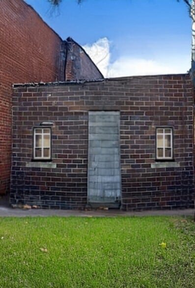105 W Olive St, Bridgeport, IL for sale - Building Photo - Image 2 of 2