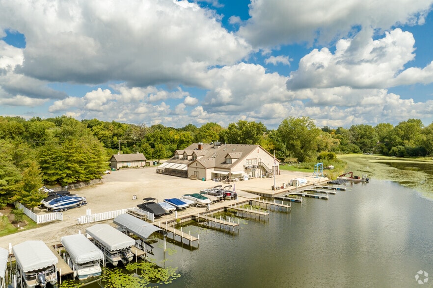 99 Kazimour Dr, Port Barrington, IL for lease - Building Photo - Image 1 of 21