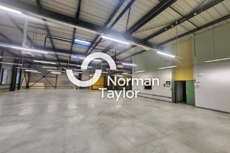 Flex in Vendargues for lease - Interior Photo - Image 3 of 8