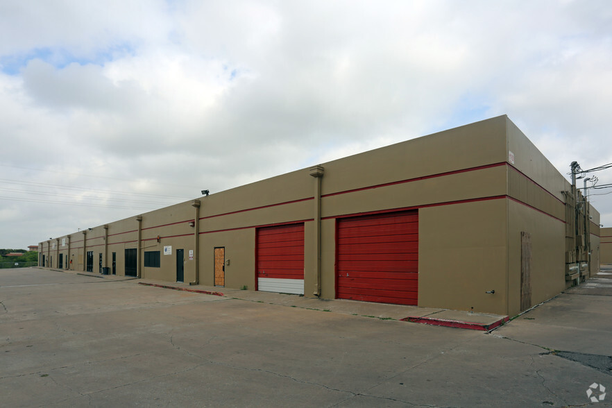 5233 IH 37, Corpus Christi, TX for lease - Building Photo - Image 1 of 2