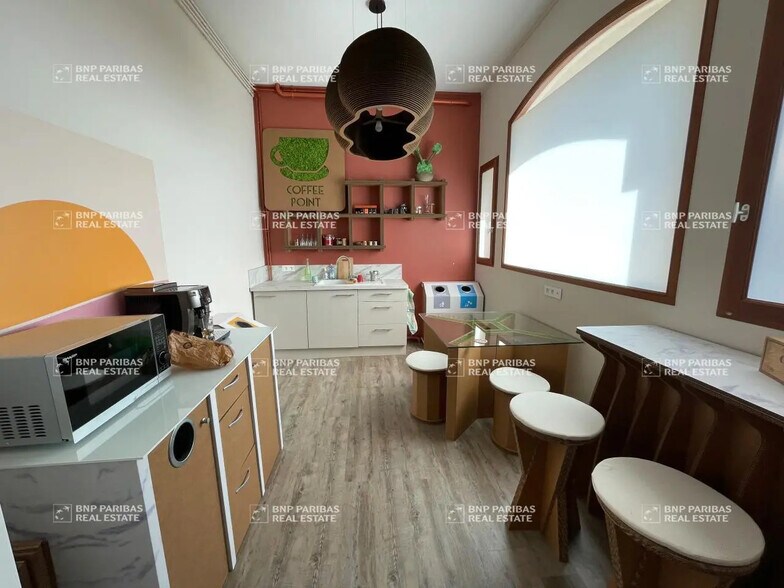 Office in Tours for lease - Interior Photo - Image 3 of 15