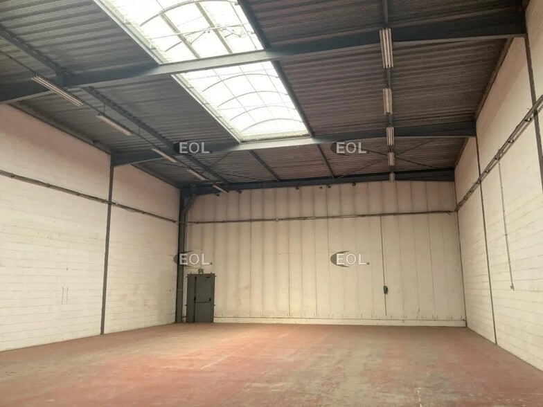 Flex in Villejuif for lease - Building Photo - Image 3 of 8