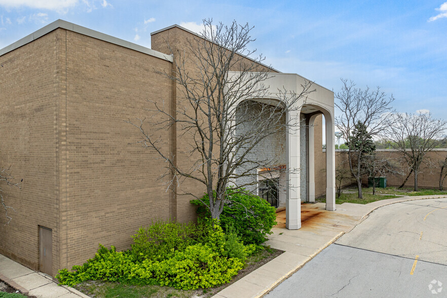 3340 Mall Loop Dr, Joliet, IL for sale - Building Photo - Image 2 of 5