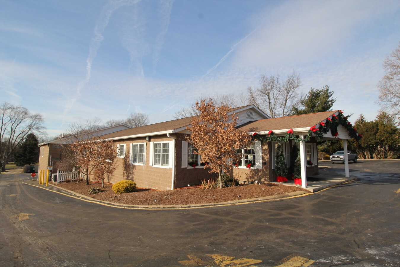 261 S Main St, Munroe Falls, OH 44262