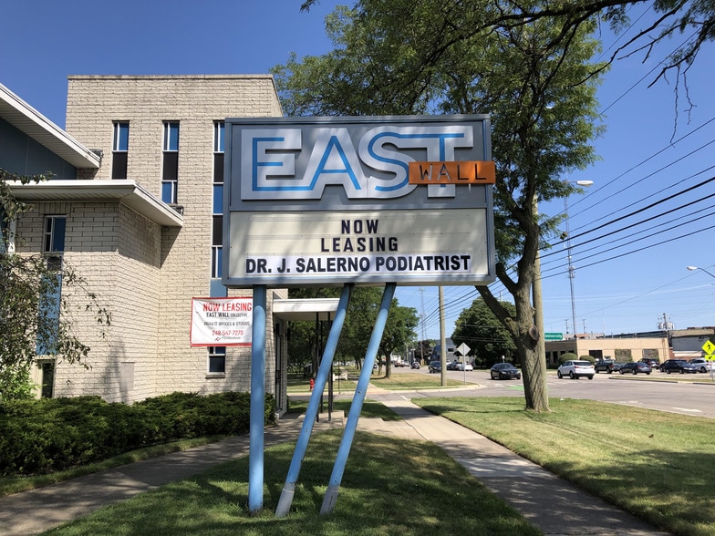 1149 Hilton Rd, Ferndale, MI for lease - Primary Photo - Image 1 of 3