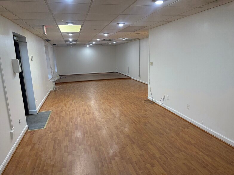 7631 Fullerton Rd, Springfield, VA for lease - Building Photo - Image 2 of 13