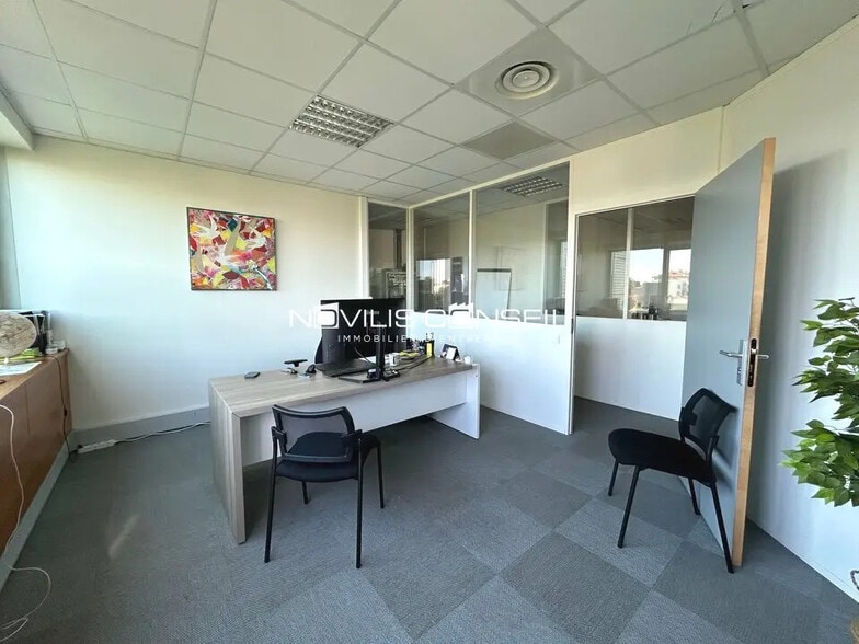 Office in Toulouse for lease - Interior Photo - Image 2 of 5