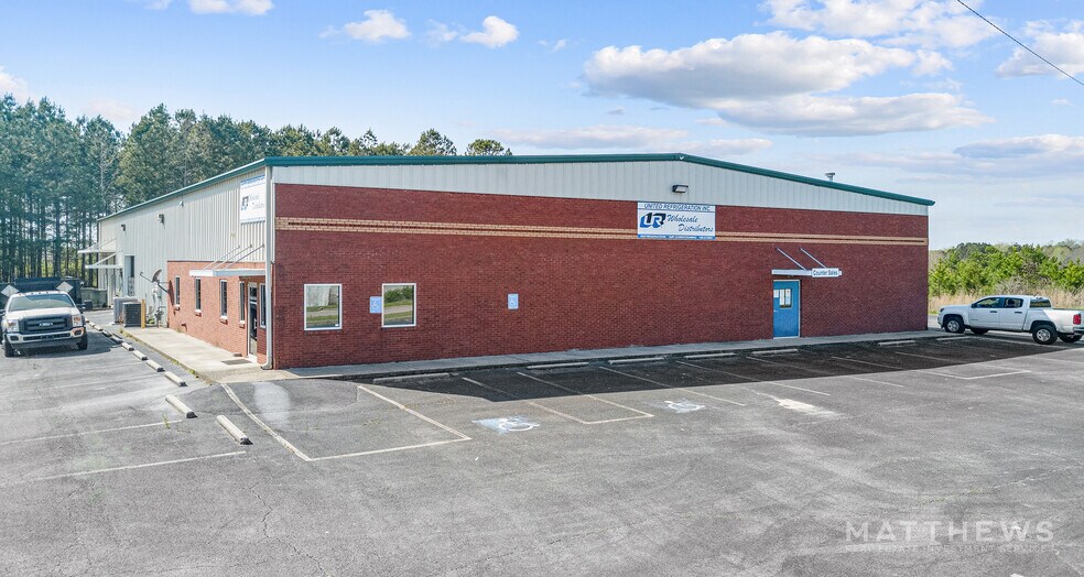 46 Esco Way, Carrollton, GA for sale - Building Photo - Image 1 of 1