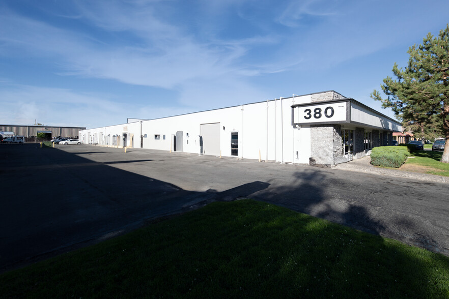 390 Freeport Blvd, Sparks, NV for lease - Building Photo - Image 3 of 12